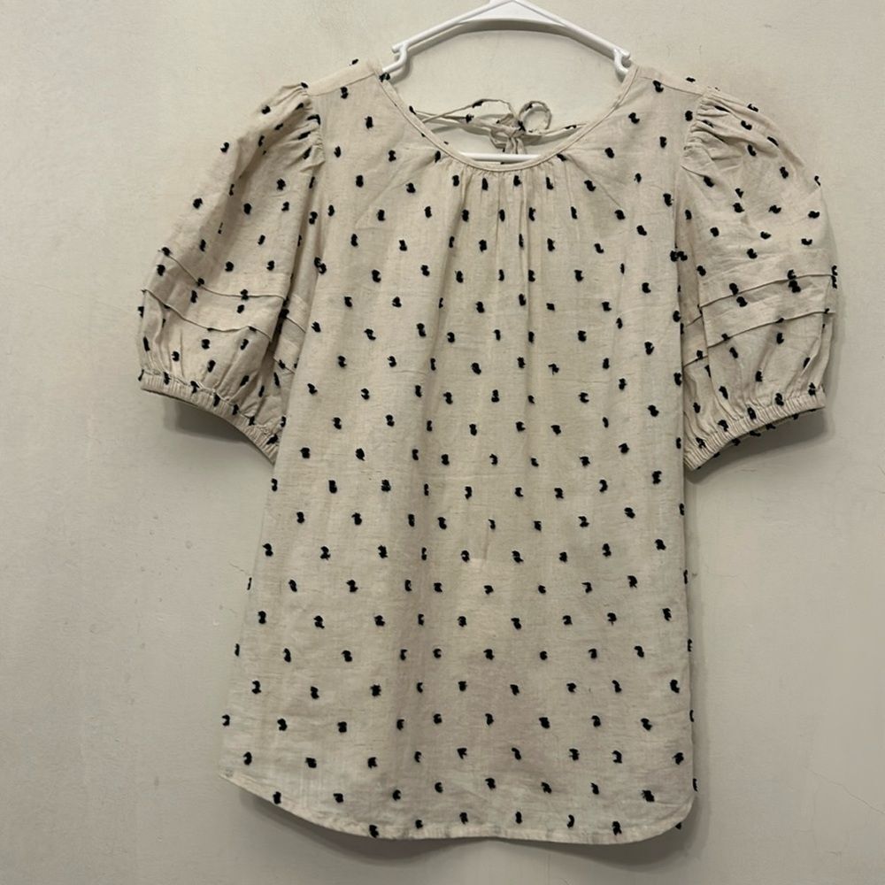 Madewell cream short sleeve black dot cut out back blouse Size XS New